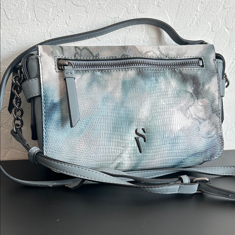 Simply Vera by Vera Wang Blue Gray Snakeskin Patterned Sintra Crossbody Bag